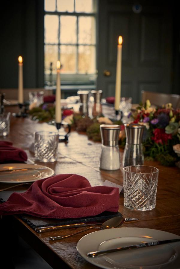 Monkstadt 1745 Restaurant With Rooms Портри Екстериор снимка